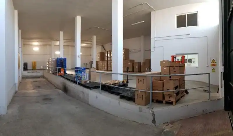 Industrial building for sale in Avenida del Peronne, imagen 2