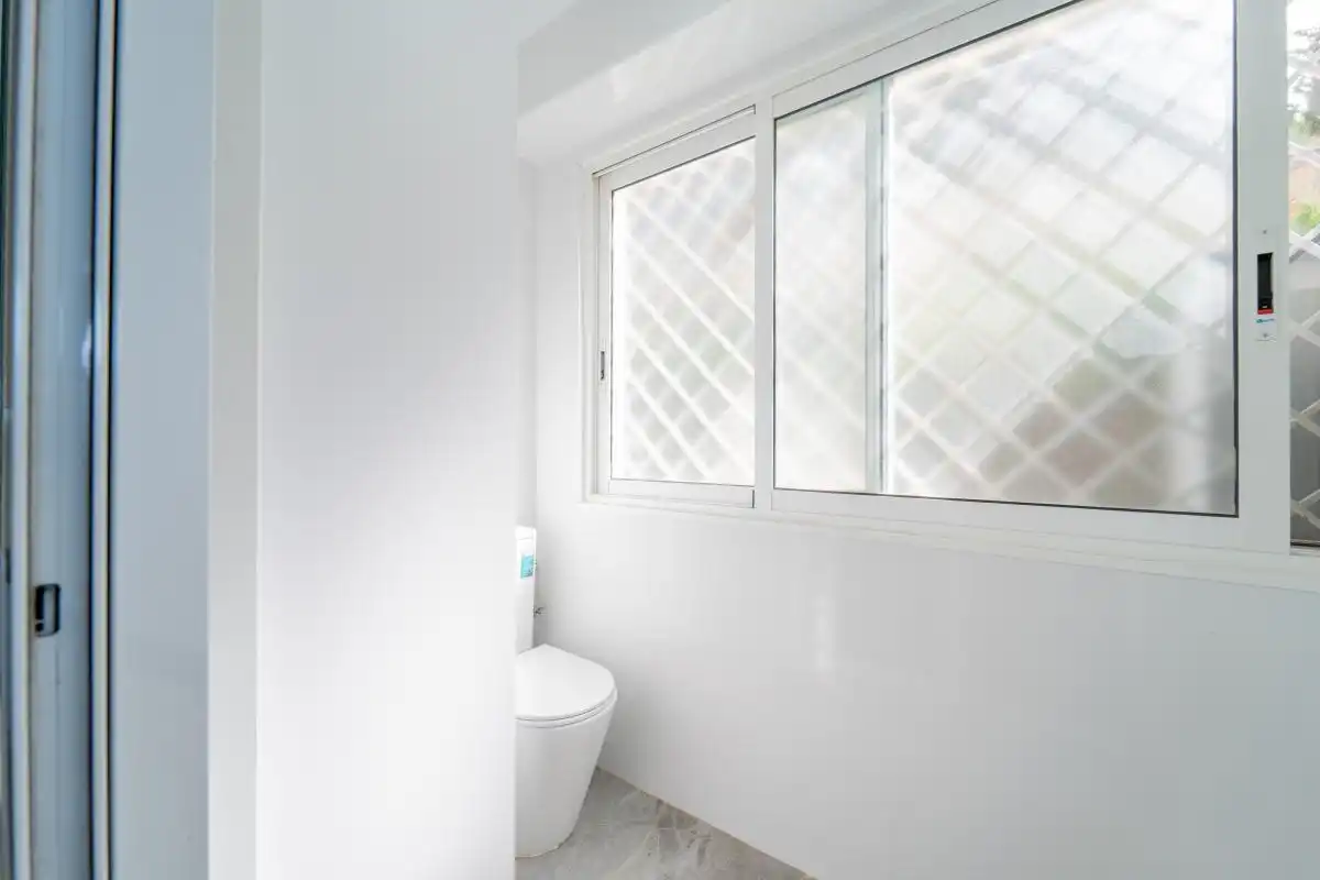 Baño de Dúplex en venta en Rincón de la Victoria con Aire acondicionado, Calefacción y Jardín privado