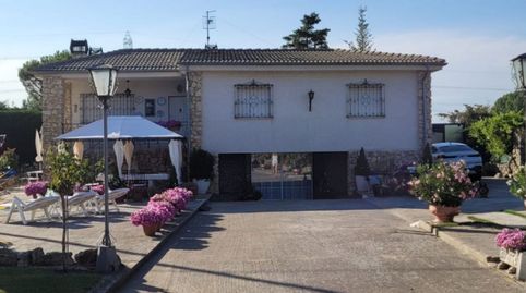 MONCASA VENDE FINCA URBANA EN HUSILLOS