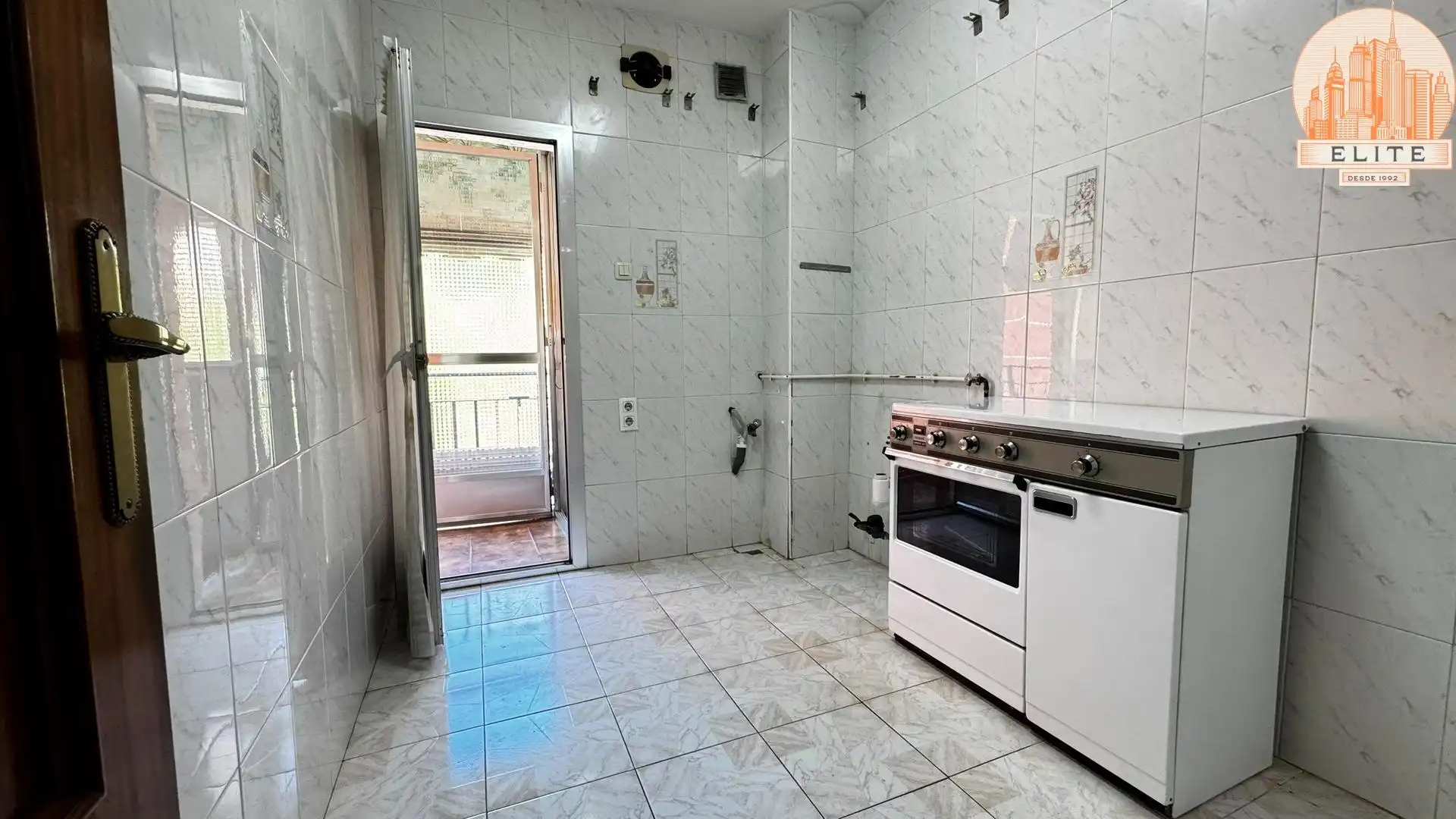 Cocina de Piso en venta en Alcorcón con Calefacción, Parquet y Terraza
