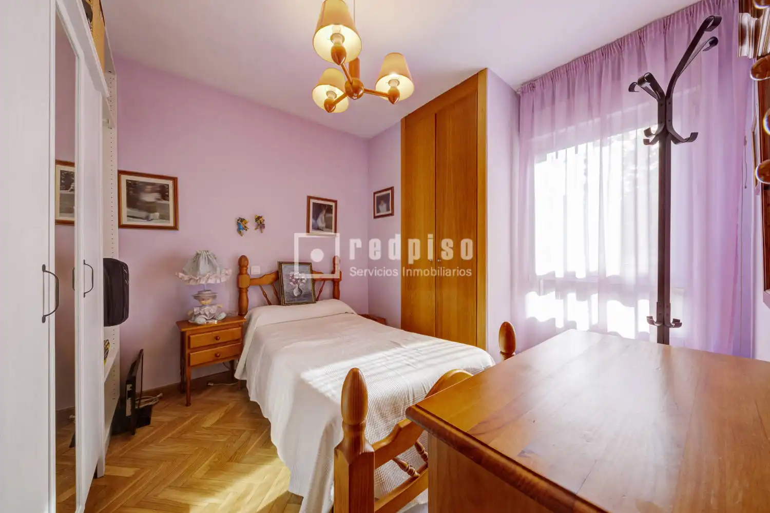 Bedroom of Flat for sale in Pozuelo de Alarcón  with Heating, Private garden and Parquet flooring