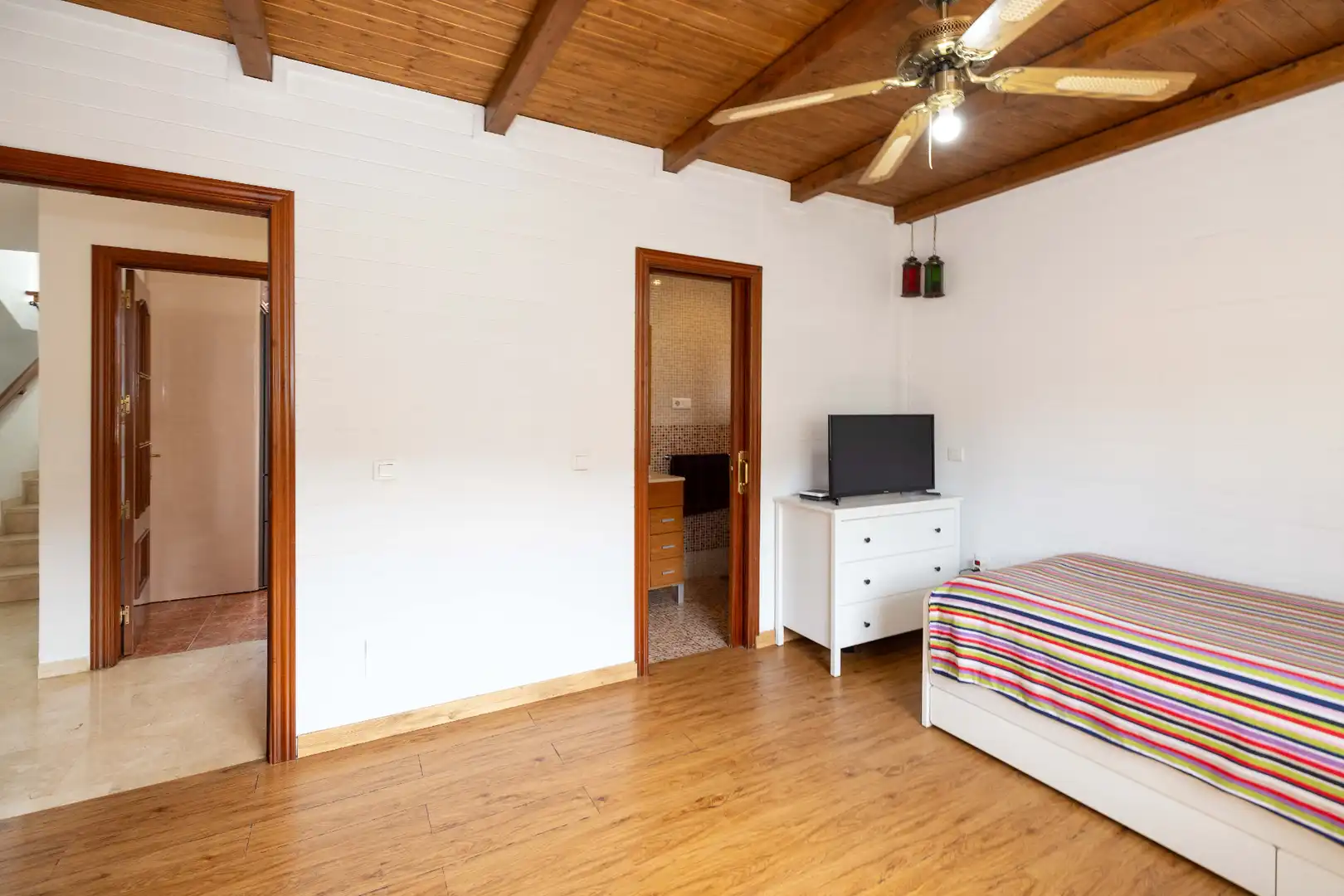 Dormitori de Casa o xalet en venda en Alhaurín de la Torre amb Aire condicionat, Calefacció i Jardí privat