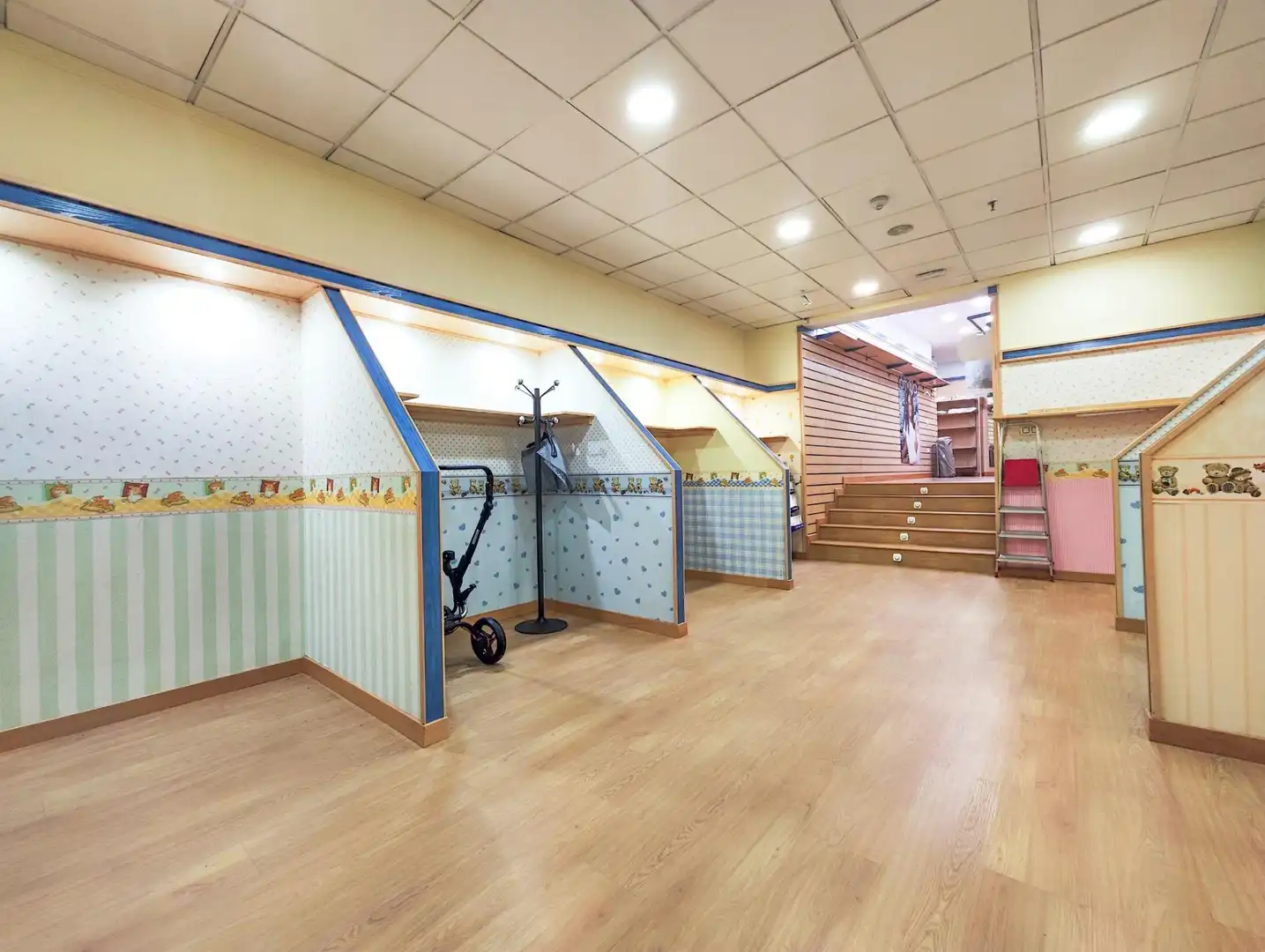 Commercial properties for rent in Puertollano  with Air Conditioner, Parquet flooring and Furnished