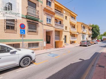 Piso con ascensor en venta en La Zubia Ciudad