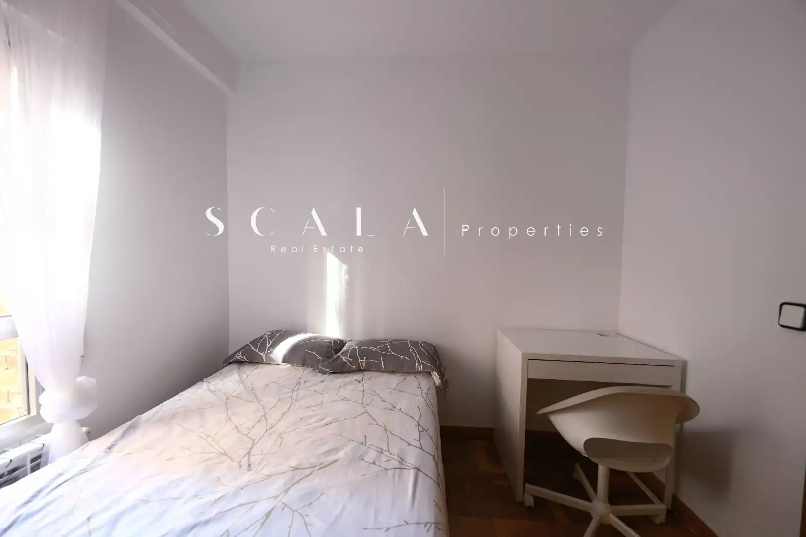 Bedroom of Flat for rent in Madrid  with Air Conditioner, Heating and Terrace