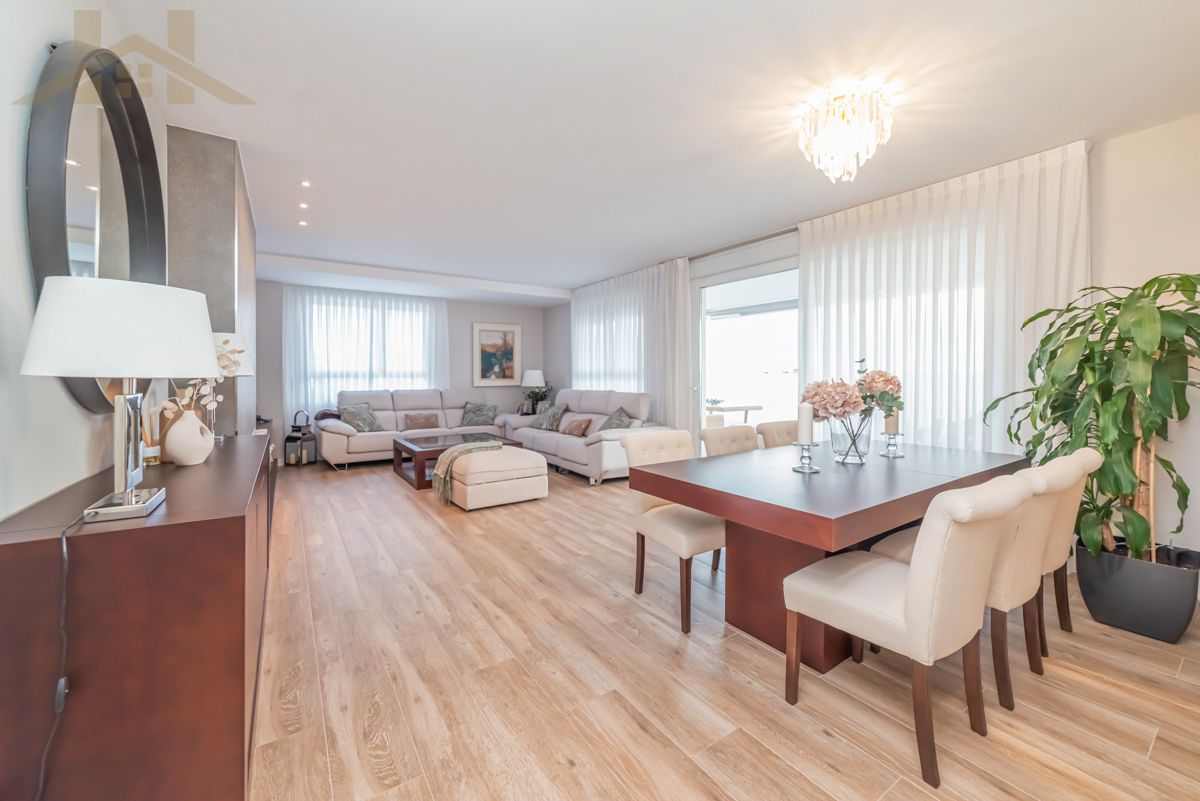 Living room of Flat for sale in Tres Cantos  with Air Conditioner, Heating and Terrace