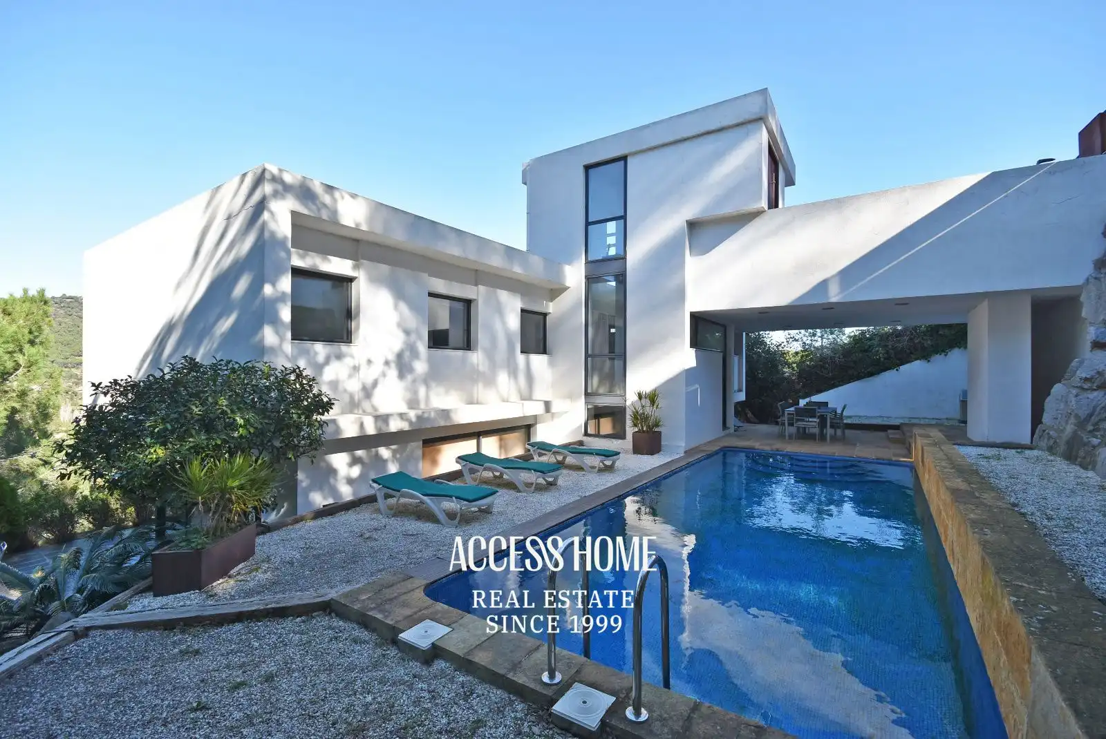 Detached house with pool for sale in Cabrils