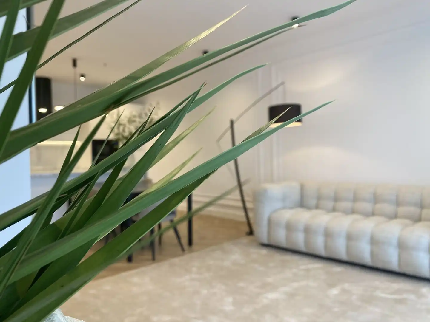 Living room of Flat for sale in Estepona  with Air Conditioner, Terrace and Storage room
