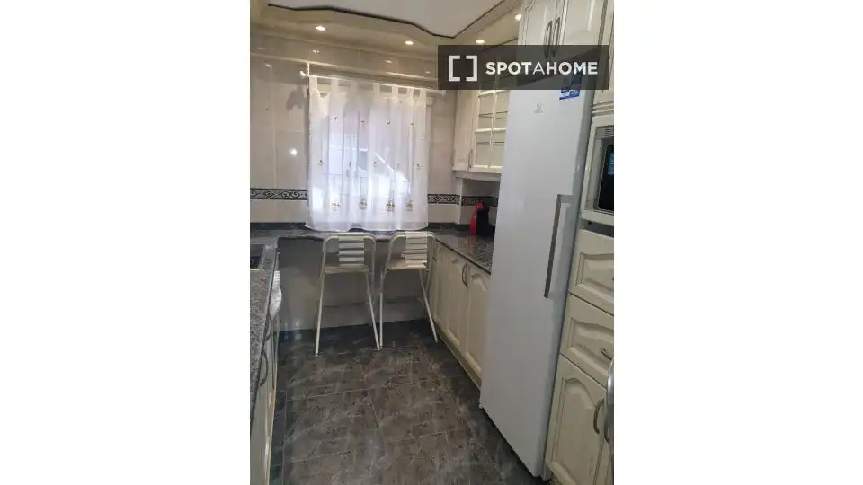 Cocina de Piso de alquiler en Madrid con Aire acondicionado, Calefacción y Amueblado
