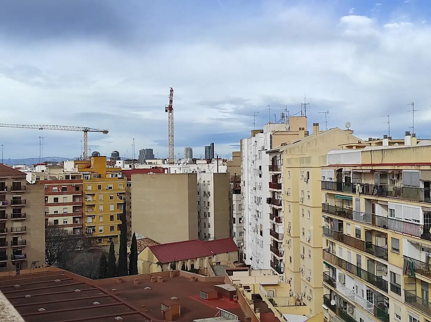 Vista exterior de Àtic en venda en Valencia amb Terrassa i Traster
