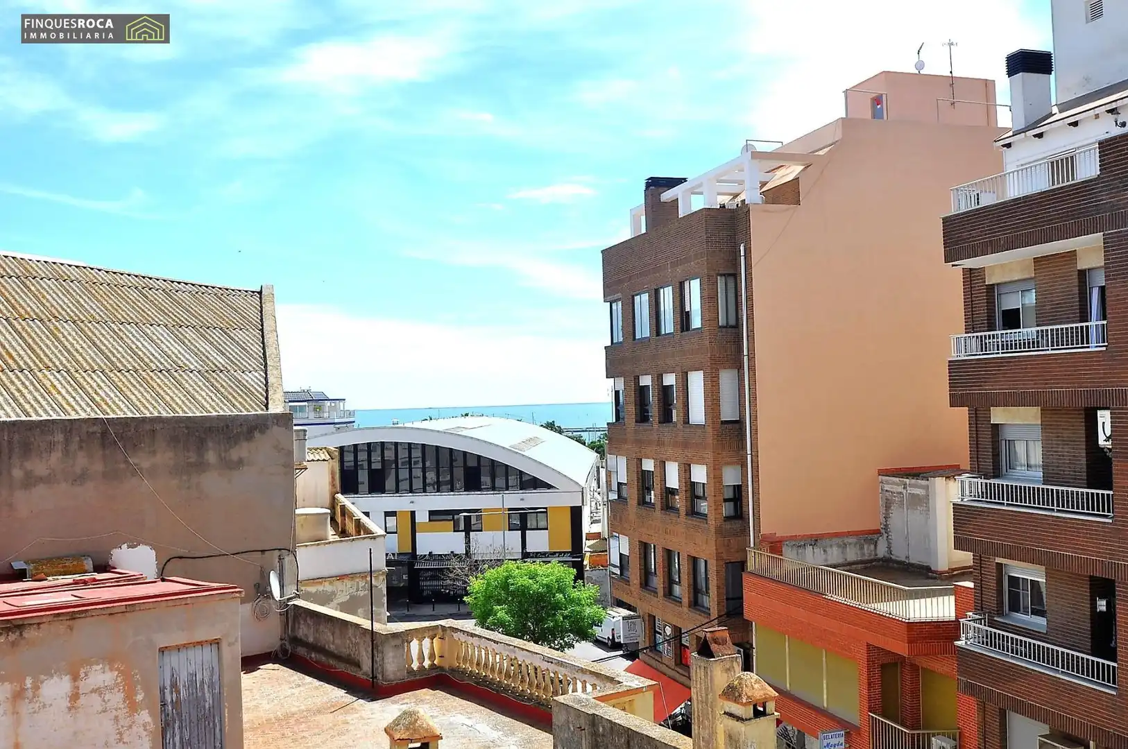 Business premises to rent in Centre