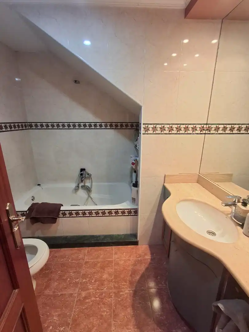 Badezimmer von Dachboden zum Verkauf in Alberite, La Rioja