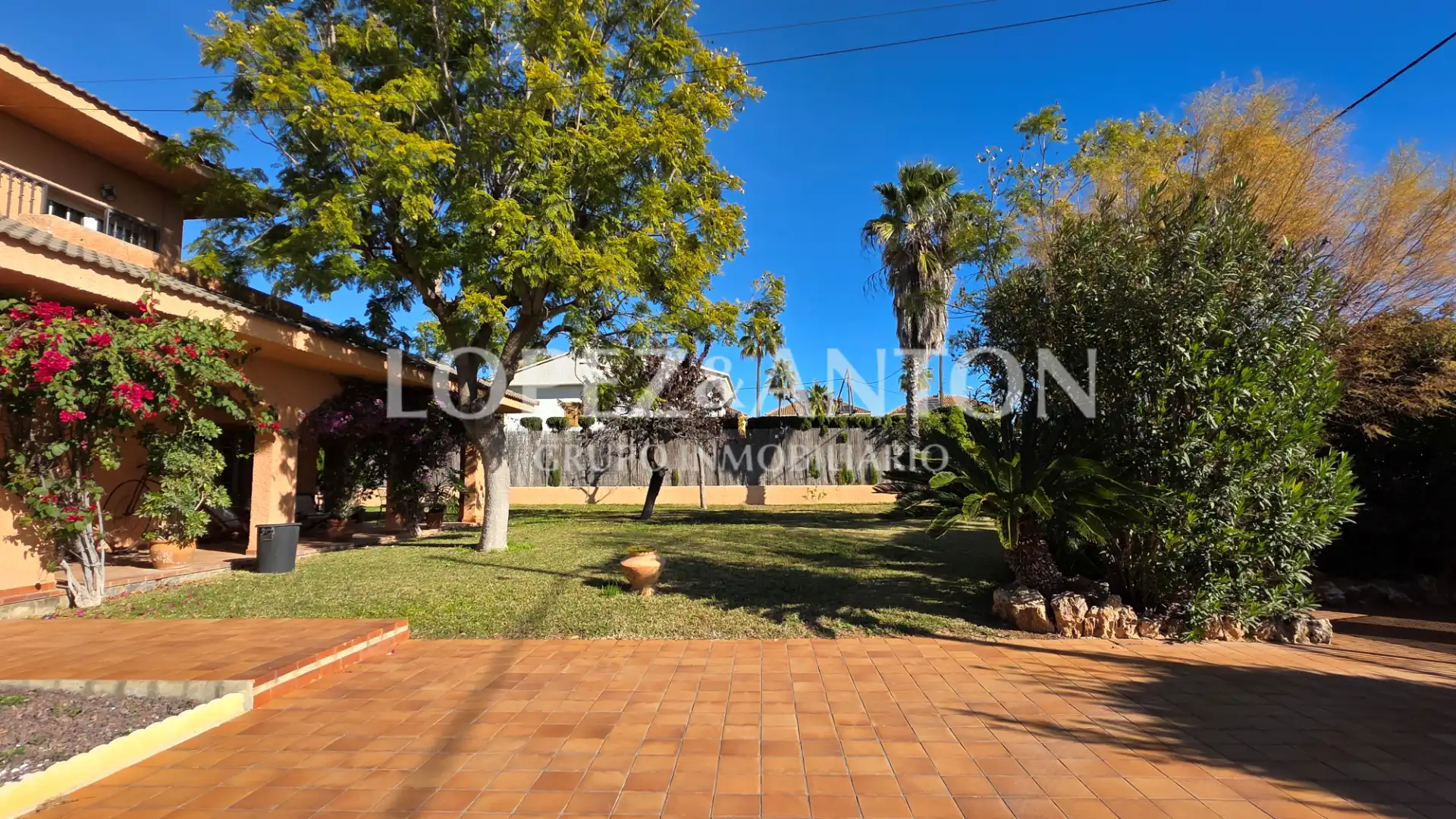 Jardí de Casa o xalet en venda en La Pobla de Vallbona amb Aire condicionat, Calefacció i Jardí privat
