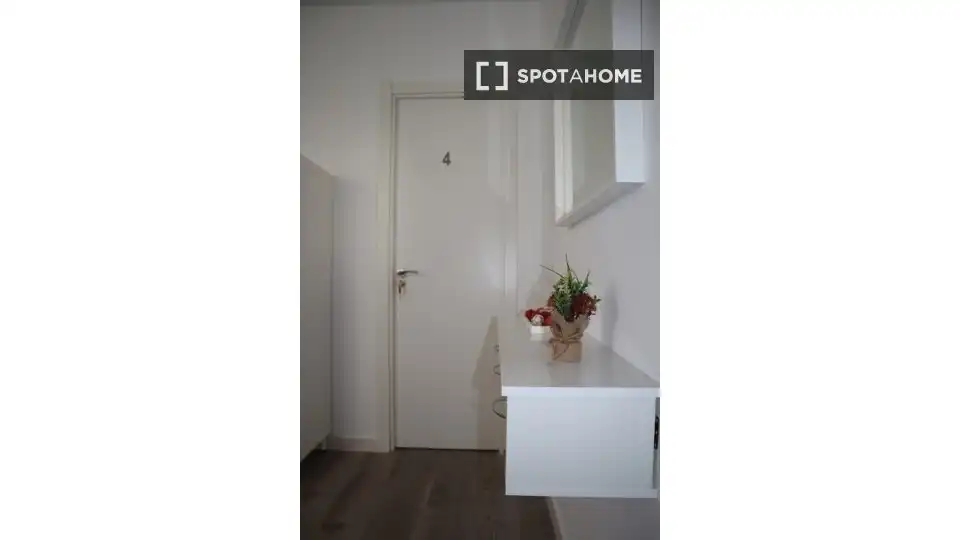 Habitación de Piso de alquiler en Sevilla con Aire acondicionado, Calefacción y Amueblado