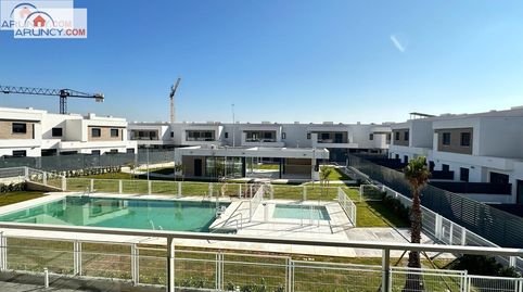 Foto 4 de Casa adosada de alquiler en Lebrija, Sevilla
