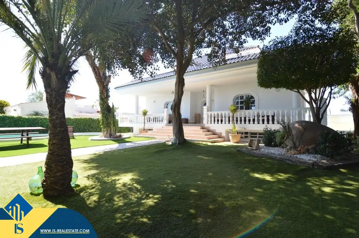 Chalet con jardín en venta en Zona Carrefour - Urbanizaciones, imagen 4