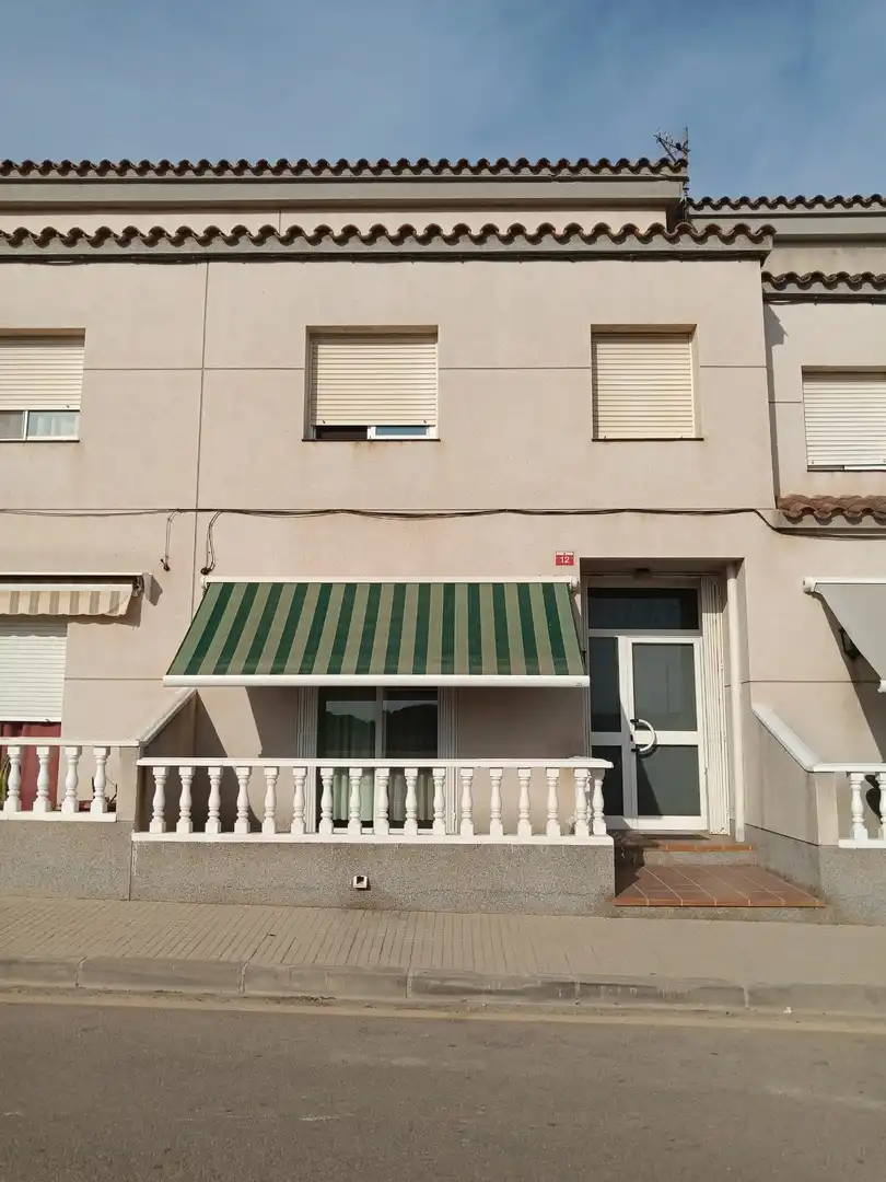 Außenansicht von Maisonette zum Verkauf in Camarles mit Heizung, Terrasse und Abstellraum