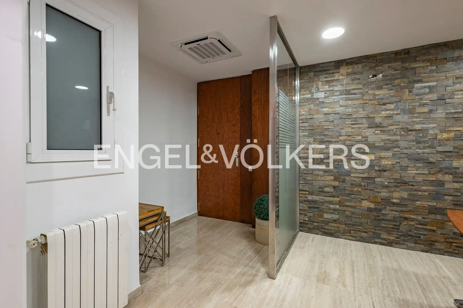 Wohnung zur Miete in Barcelona mit Klimaanlage, Heizung und Terrasse