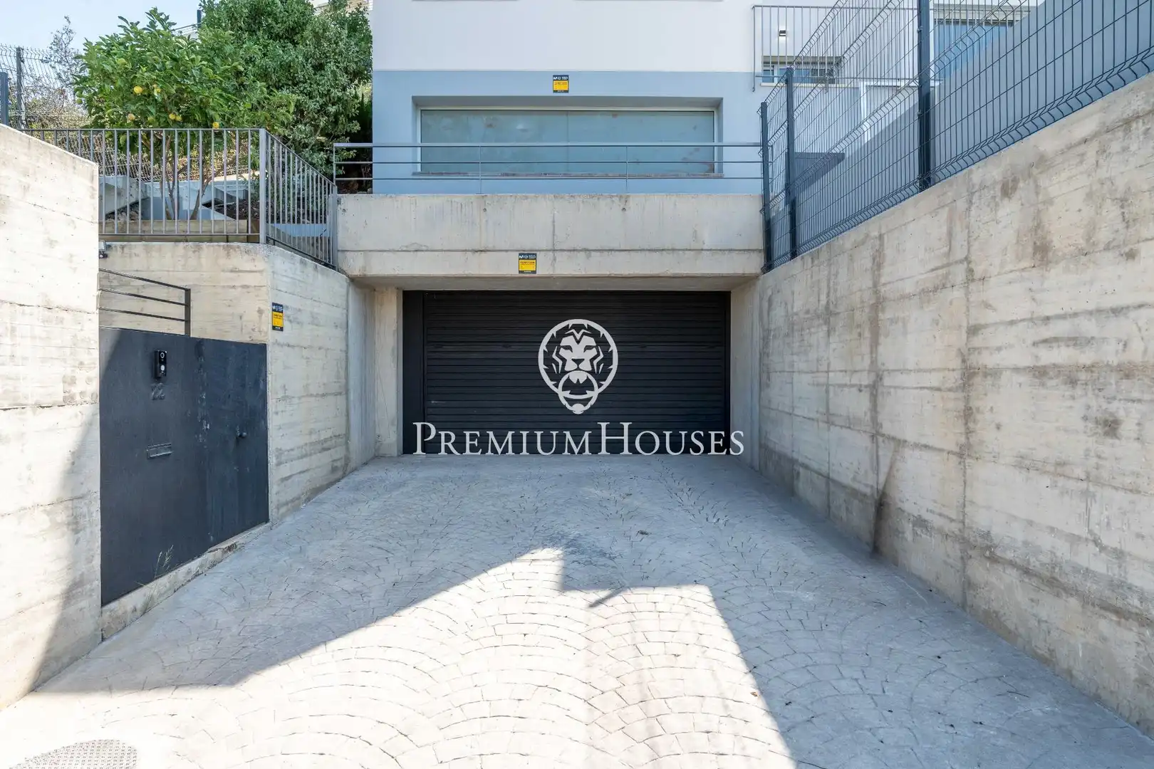 Parking de Casa o chalet en venta en Sant Pere de Ribes con Aire acondicionado, Calefacción y Jardín privado