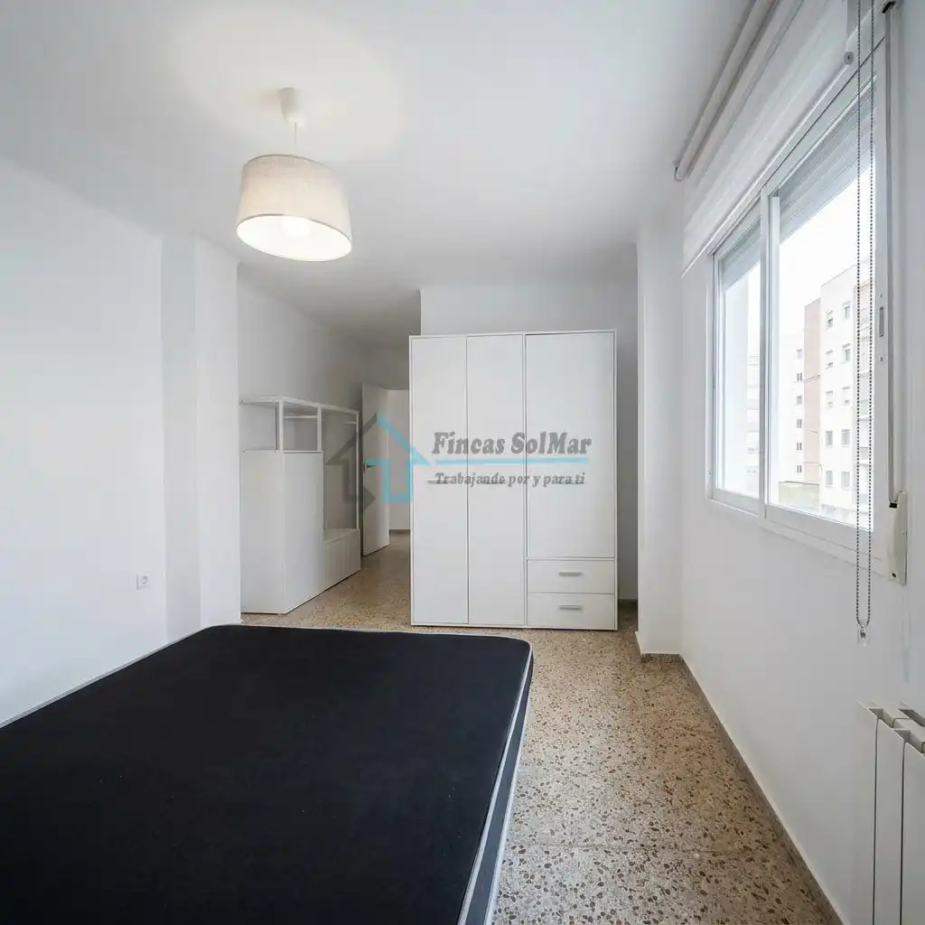 Dormitori de Apartament en venda en Castellón de la Plana / Castelló de la Plana amb Moblat i Balcó