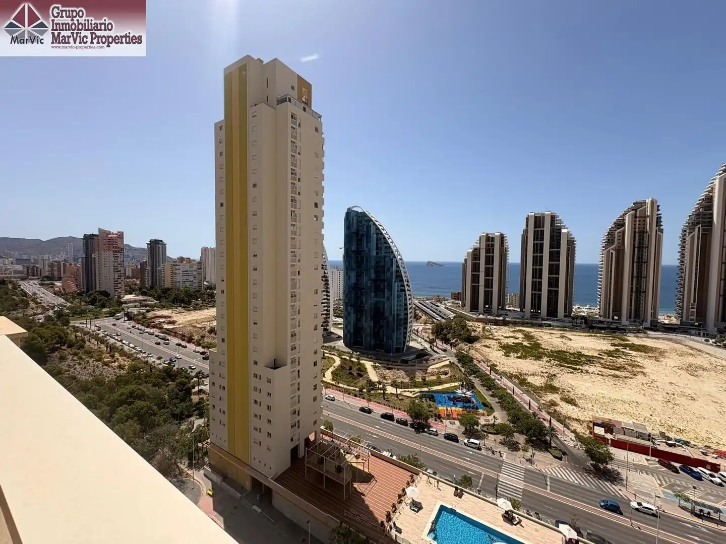 Vista exterior de Pis en venda en Benidorm amb Aire condicionat, Terrassa i Moblat