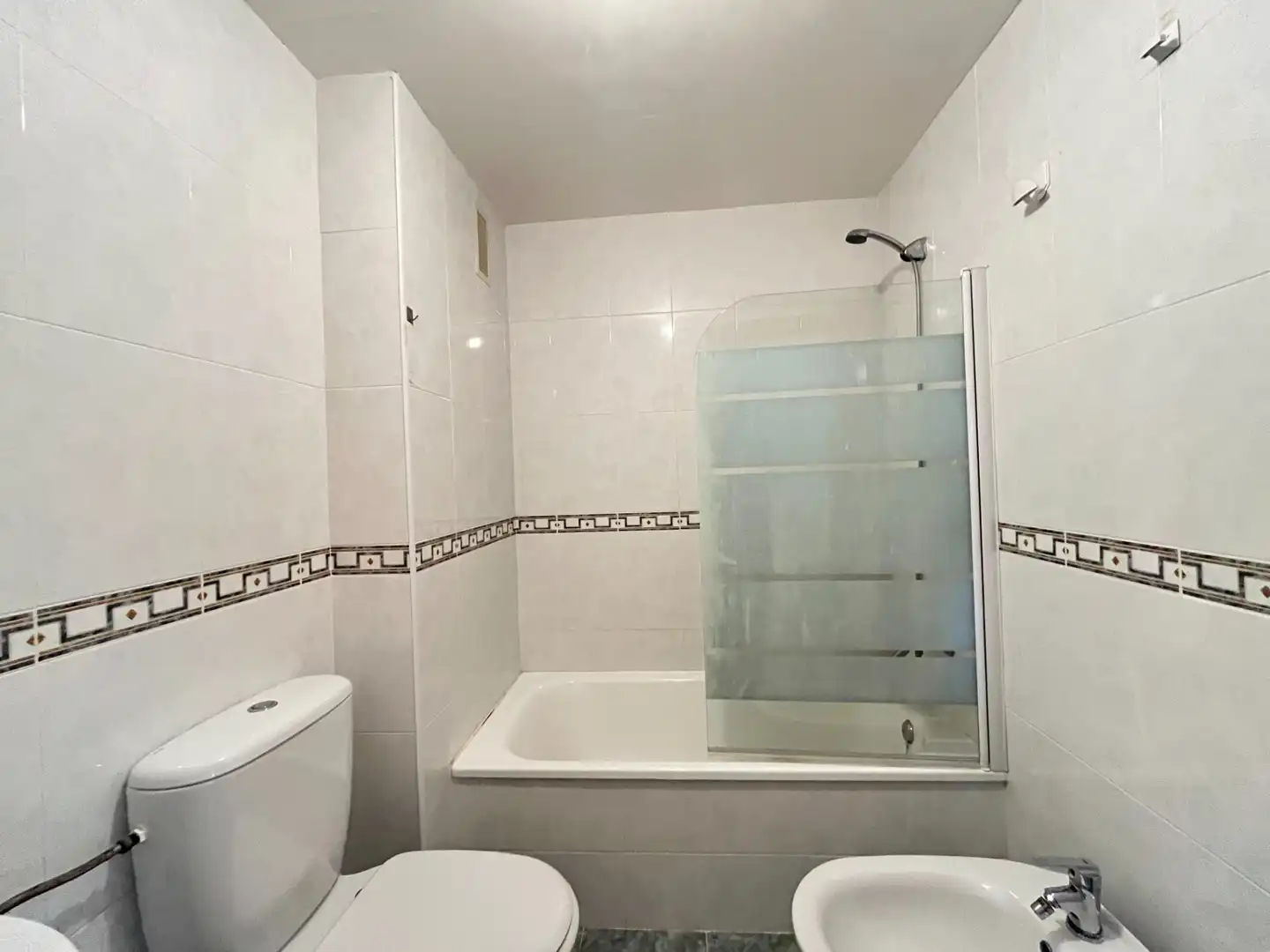 Bathroom of Flat for sale in Faura  with Air Conditioner and Oven