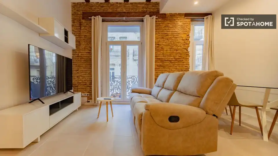Appartamento con terrazza in affitto a L'Eixample, imagen 4