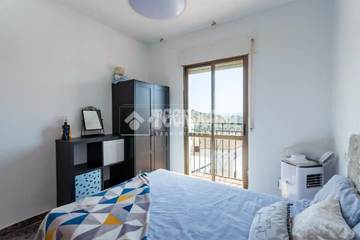 Habitación de Casa o chalet en venta en Alcaucín con Terraza y Balcón