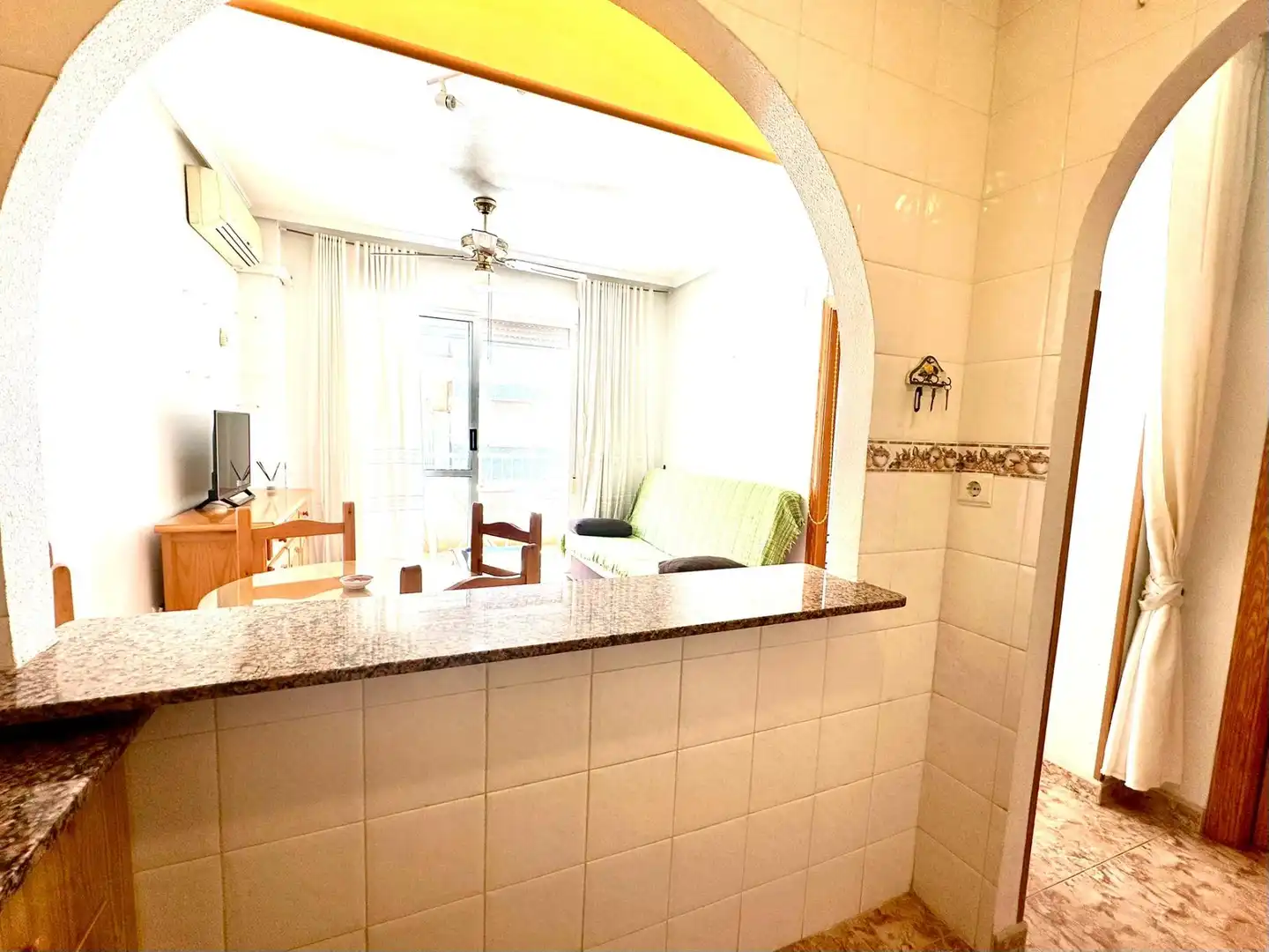 Schlafzimmer von Wohnung zum Verkauf in Torrevieja mit Klimaanlage und Terrasse