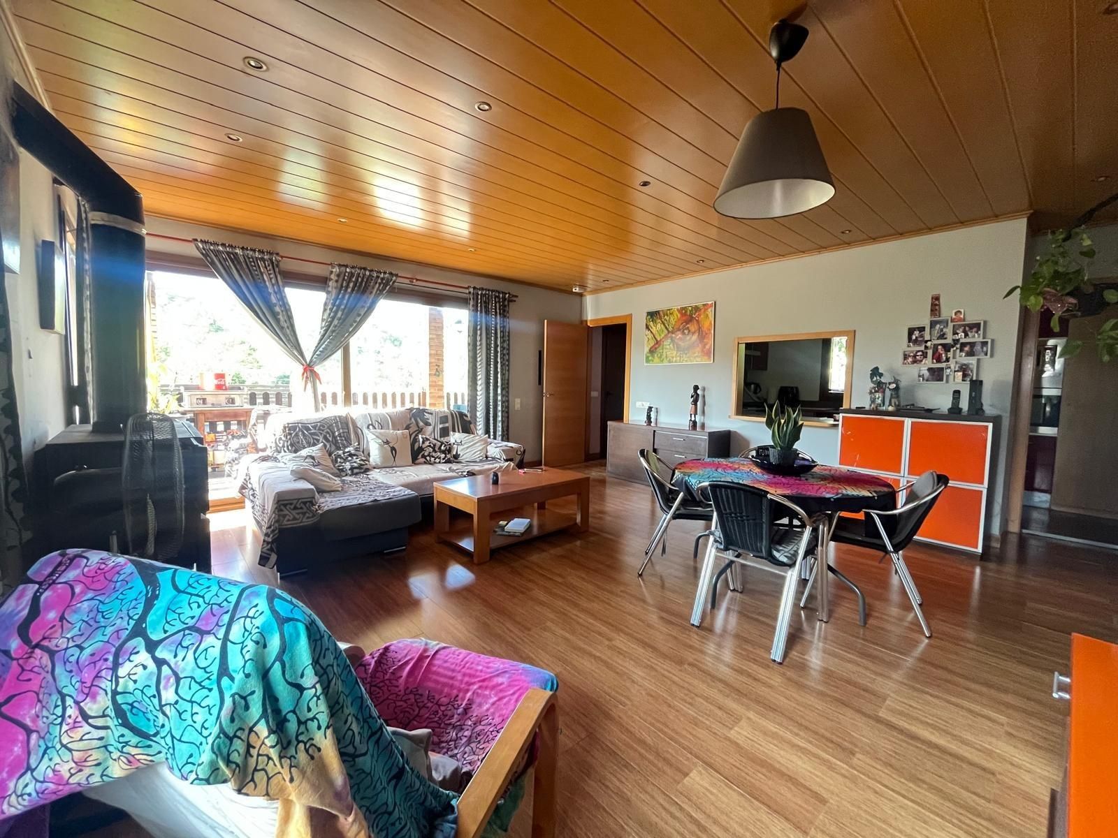 Sala d'estar de Casa o xalet en venda en La Pobla de Claramunt amb Calefacció, Jardí privat i Parquet