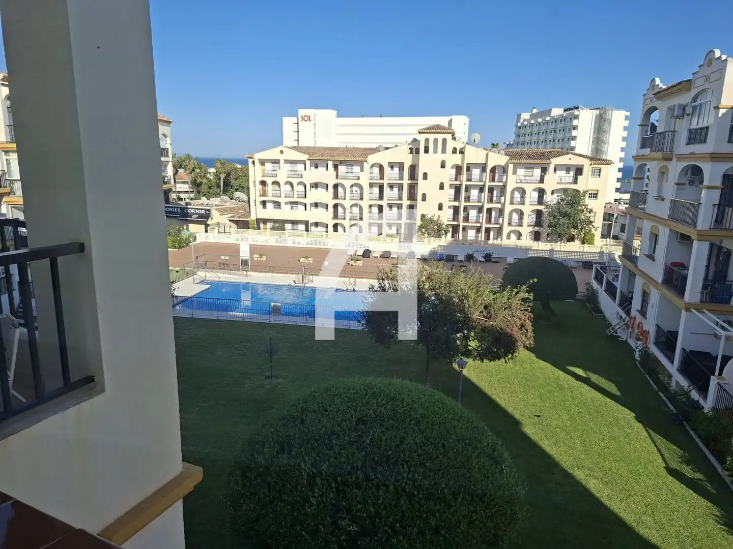 Piscina de Piso en venta en Torremolinos con Aire acondicionado, Calefacción y Terraza
