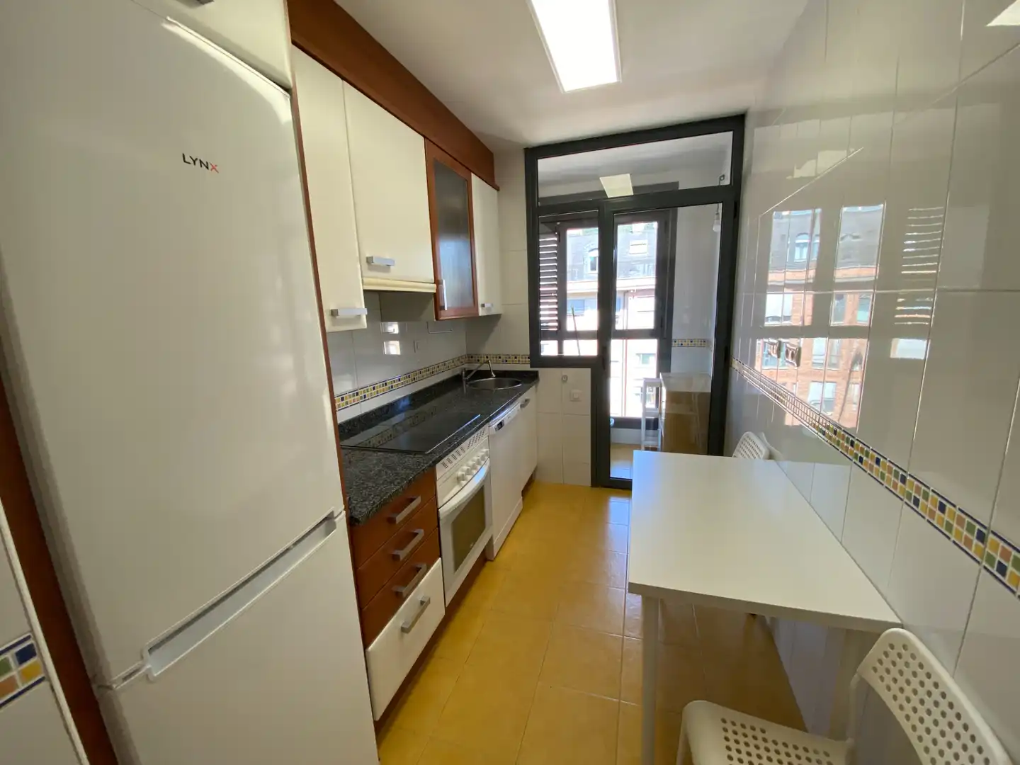 Cuina de Dúplex en venda en Oviedo  amb Calefacció i Terrassa