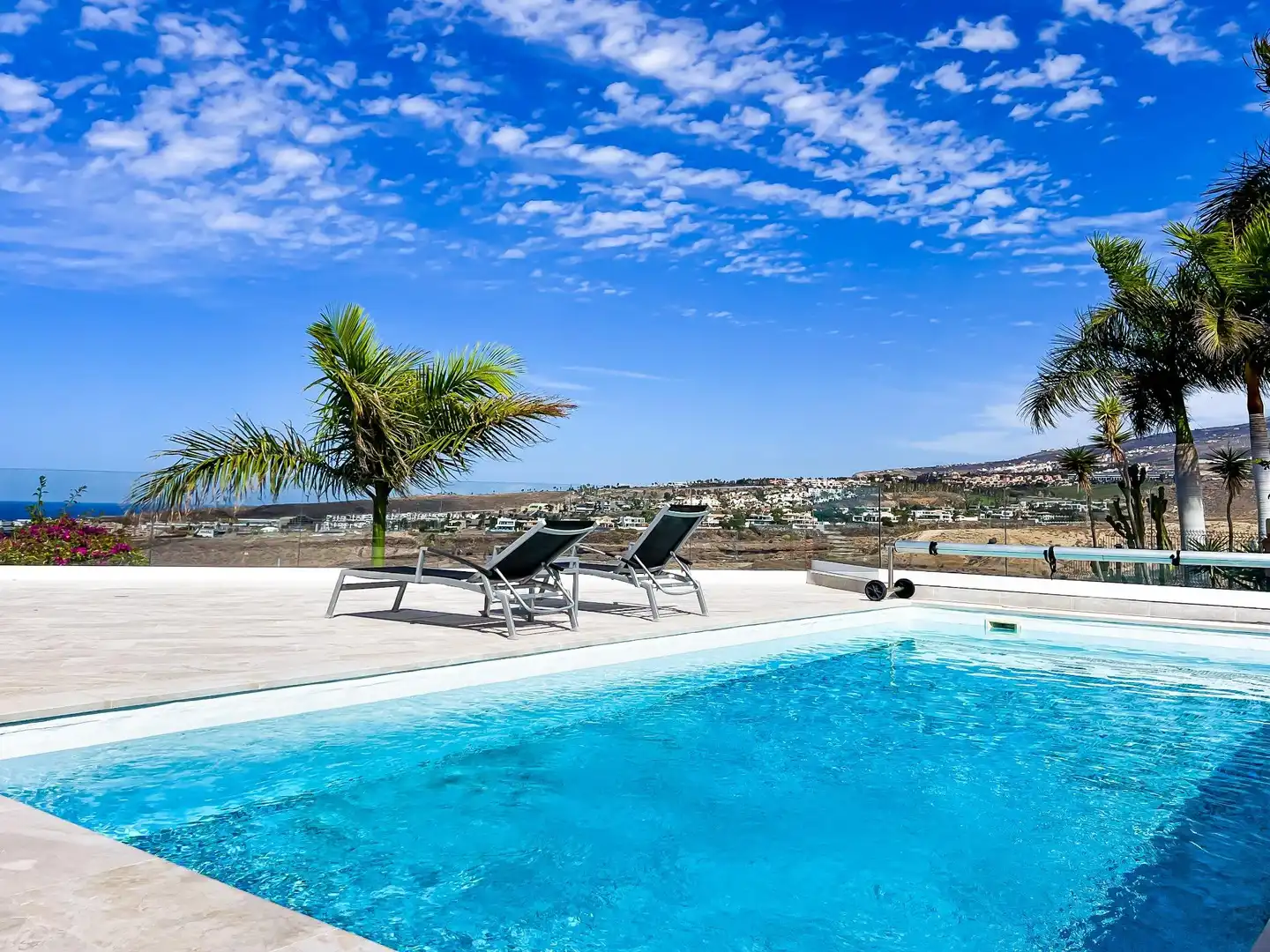 Piscina de Casa o xalet en venda en Adeje amb Aire condicionat, Jardí privat i Traster