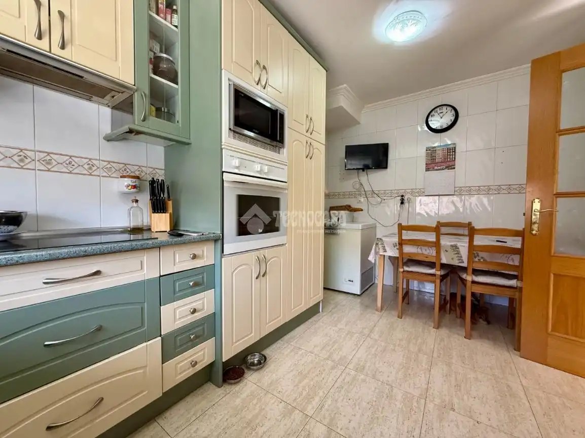 Cocina de Casa adosada en venta en Alovera con Aire acondicionado