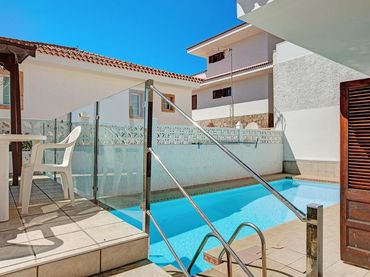 Casa con balcone in vendita a Avenida Francisco Navarro Navarro 83