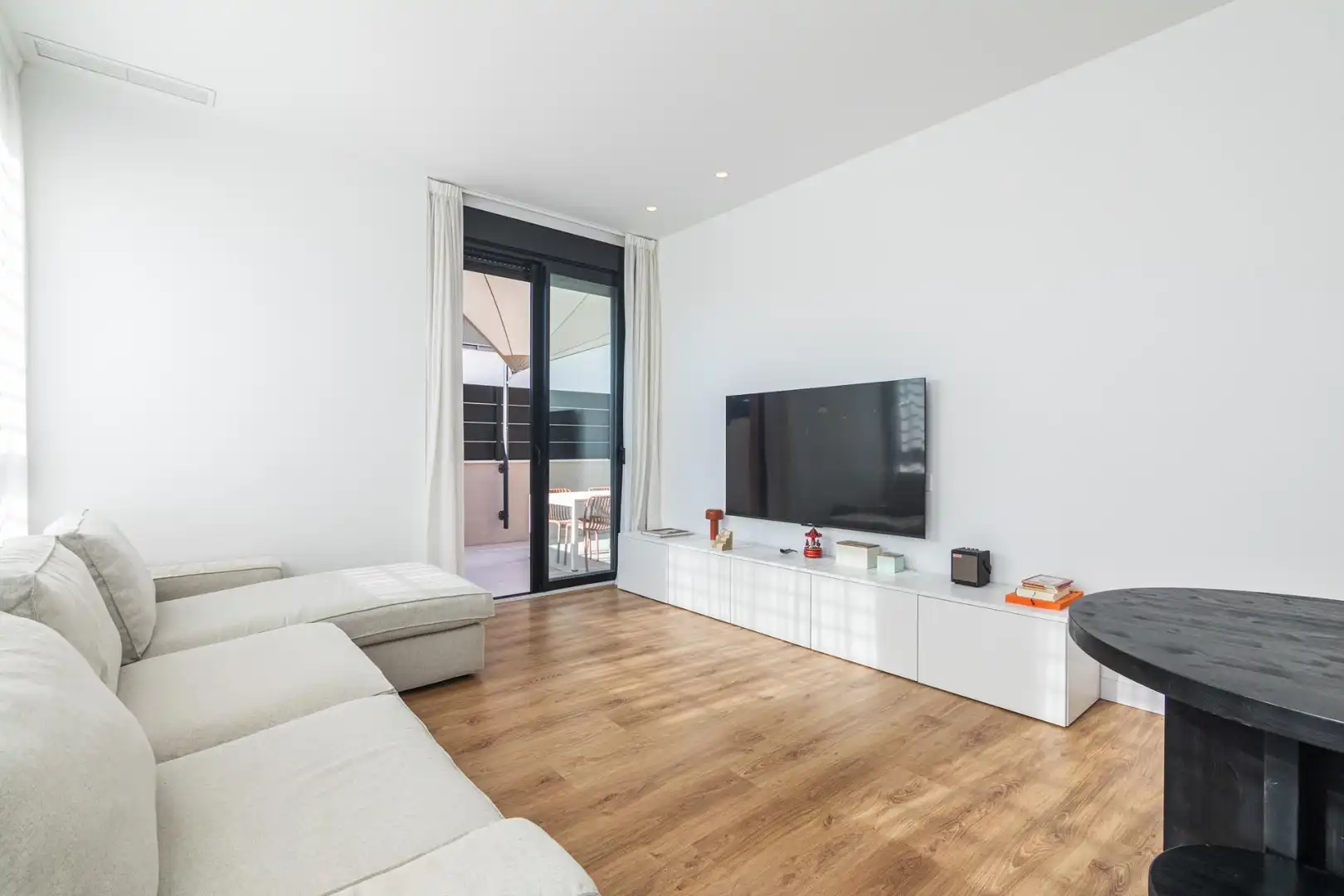 Living room of Ground floor for sale in Elche / Elx  with Air Conditioner, Heating and Private garden