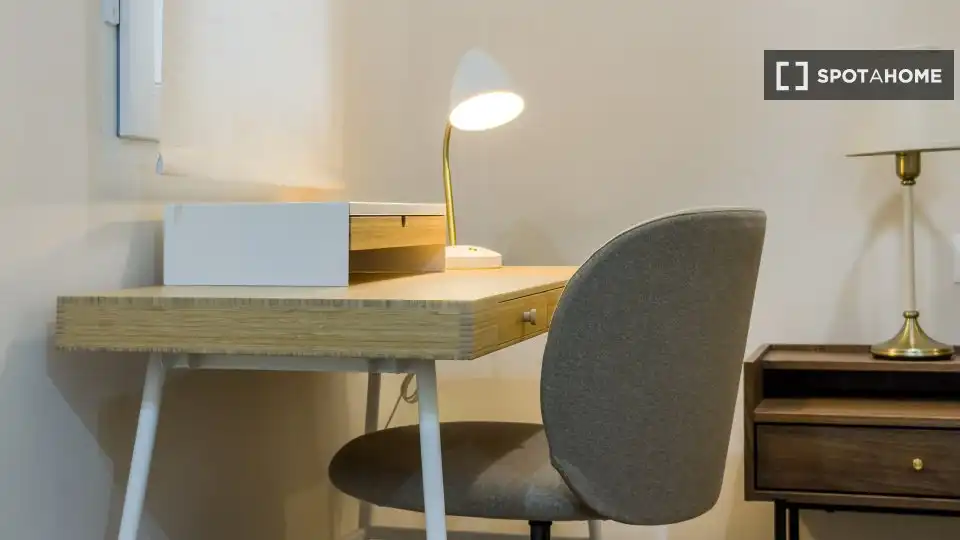 Flat for rent in Barcelona  with Air Conditioner, Heating and Furnished
