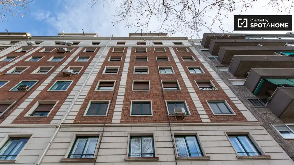 Vista exterior de Piso de alquiler en Barcelona con Aire acondicionado, Calefacción y Amueblado