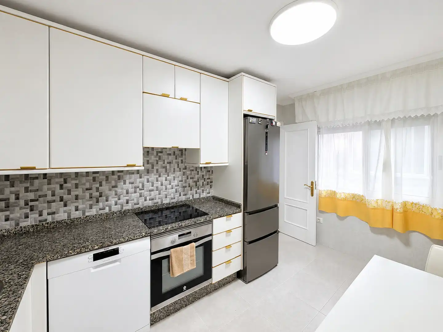 Kitchen of Duplexes for sale in Vigo   with Air Conditioner, Heating and Parquet flooring