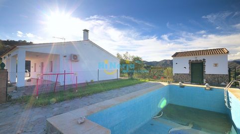 CASA INDEPENDIENTE CON PISCINA Y PACELA 1600 m2  COMARES