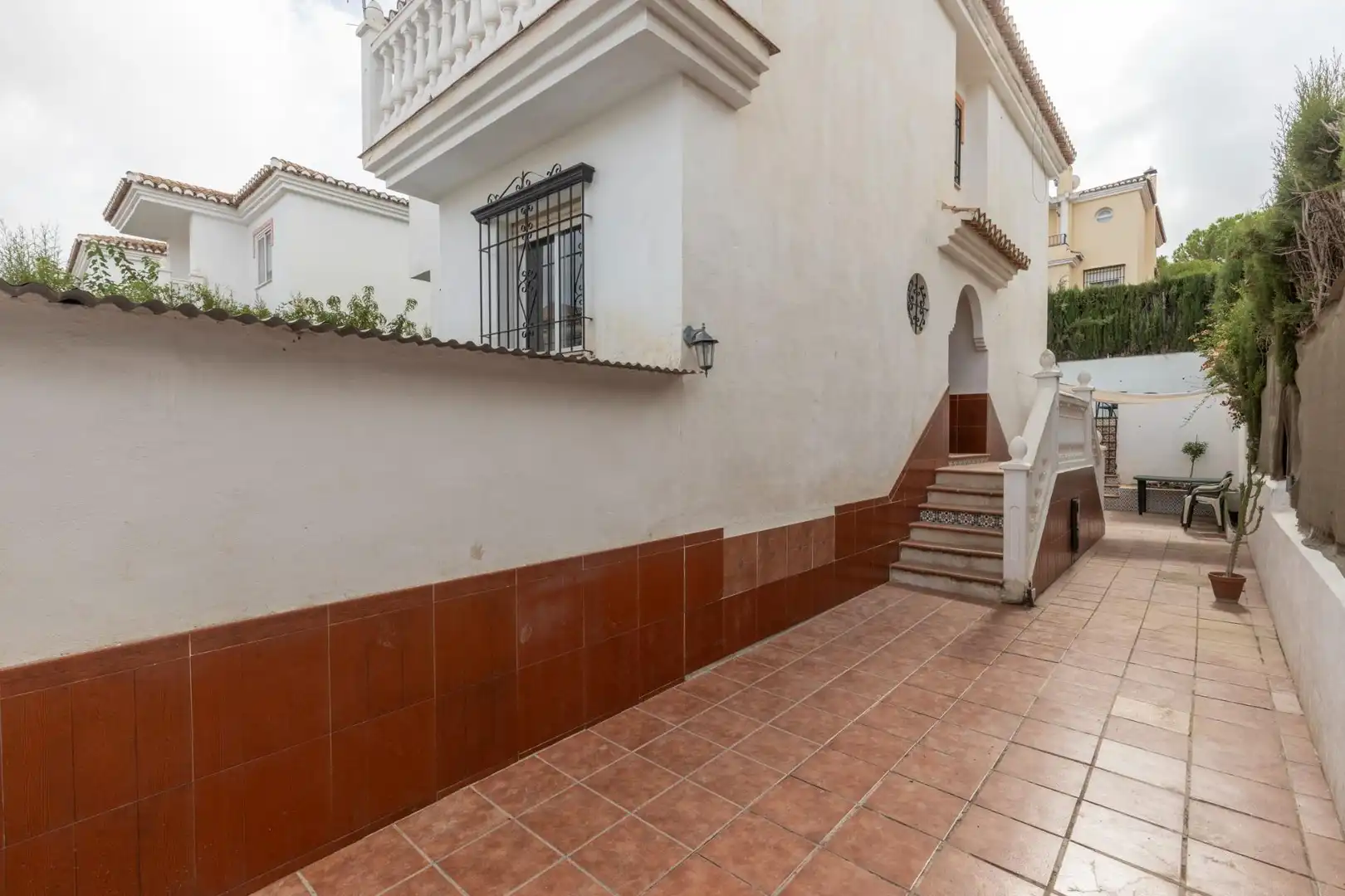 Vista exterior de Casa o chalet en venta en Altos de la Zubia