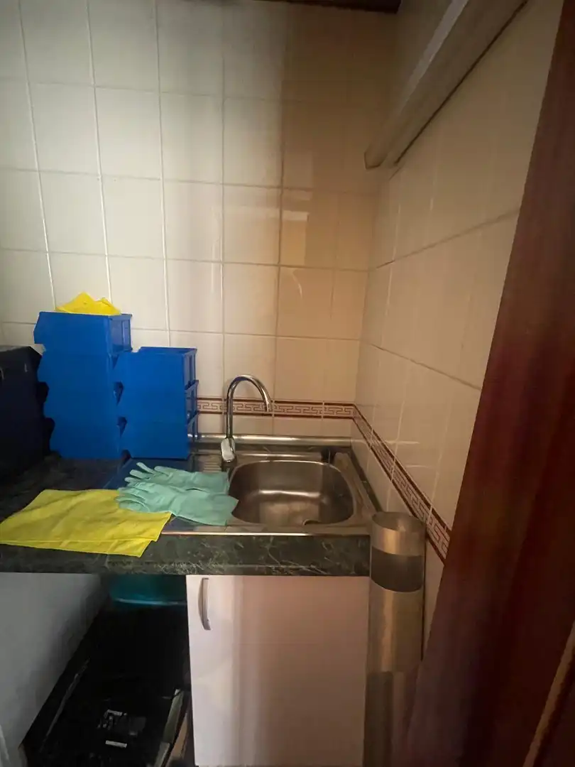 Kitchen of Office for sale in Valladolid  with Air Conditioner