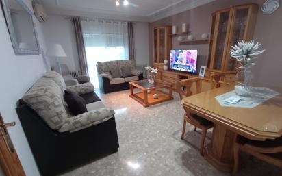 Sala d'estar de Casa adosada en venda en Miguelturra amb Aire condicionat, Calefacció i Traster