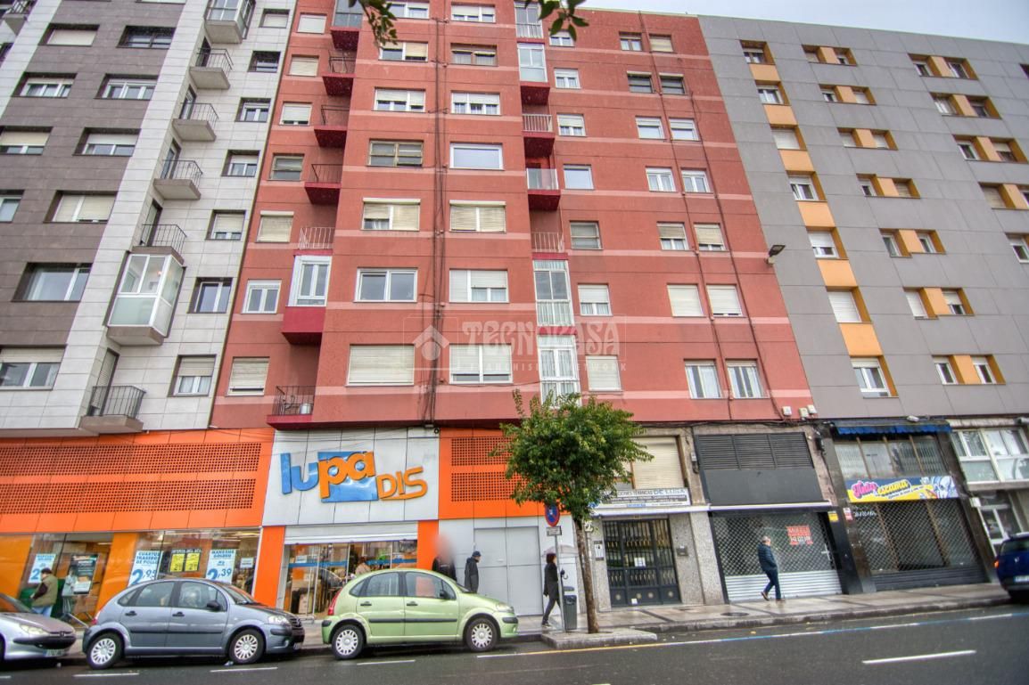 Vista exterior de Pis en venda en Santander amb Calefacció