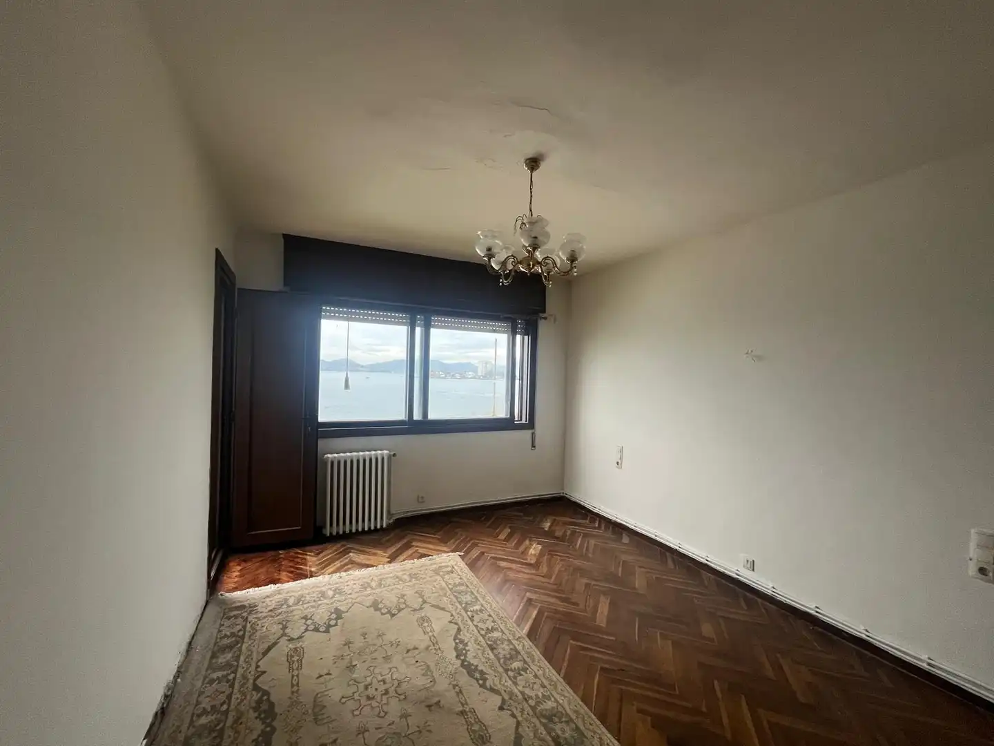 Dormitori de Casa o xalet en venda en Vigo  amb Jardí privat, Terrassa i Traster