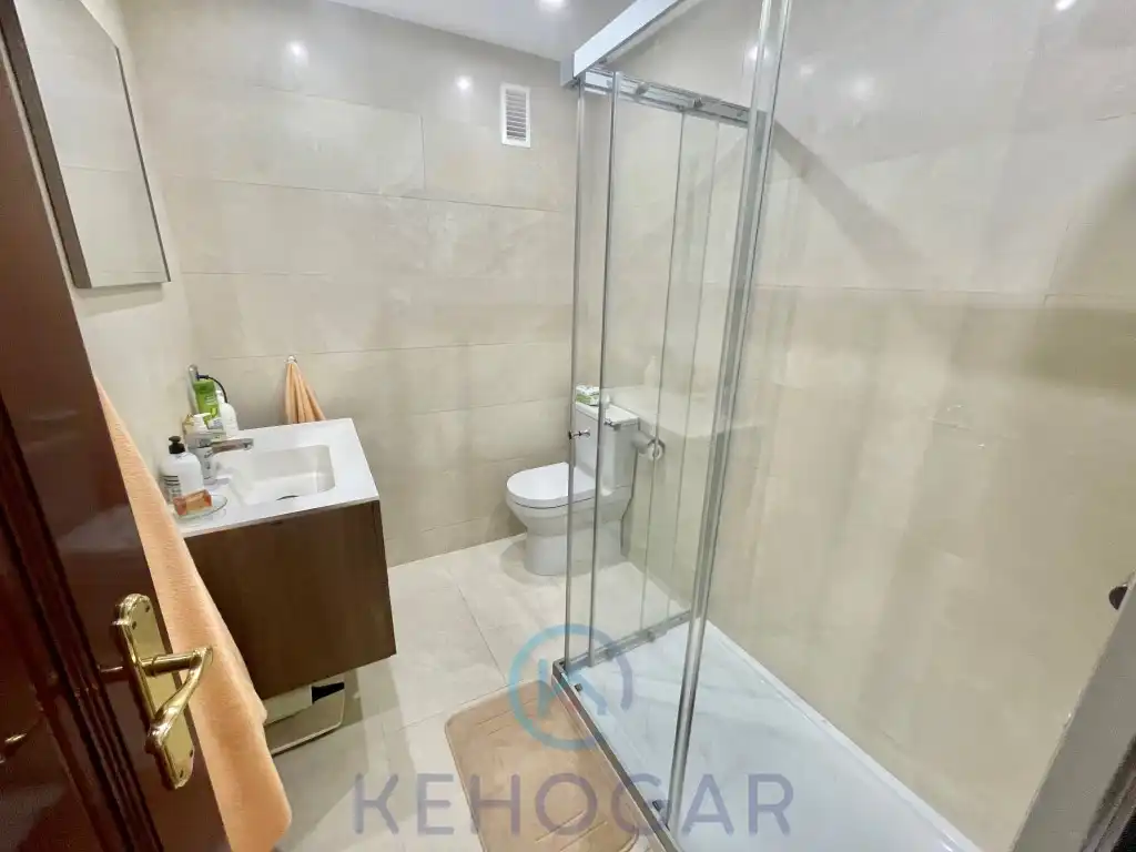 Bathroom of Flat for sale in Dos Hermanas
