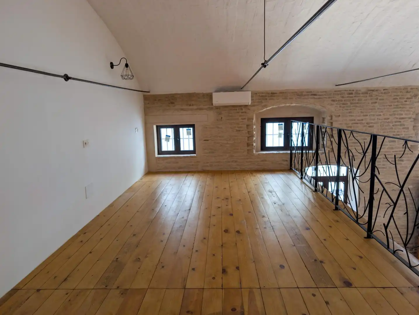 Casa adosada en venda en Sanlúcar la Mayor amb Aire condicionat, Calefacció i Terrassa