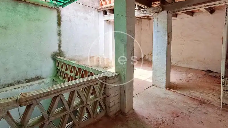 Casa adosada en venda en Montroi / Montroy amb Terrassa i Balcó