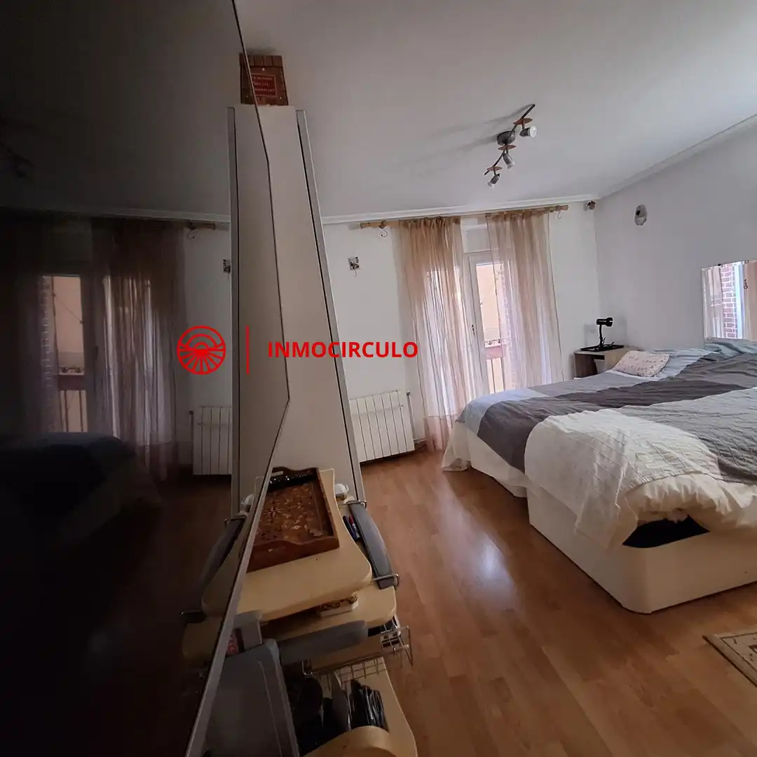 Habitación de Apartamento en venta en Burgos con Calefacción