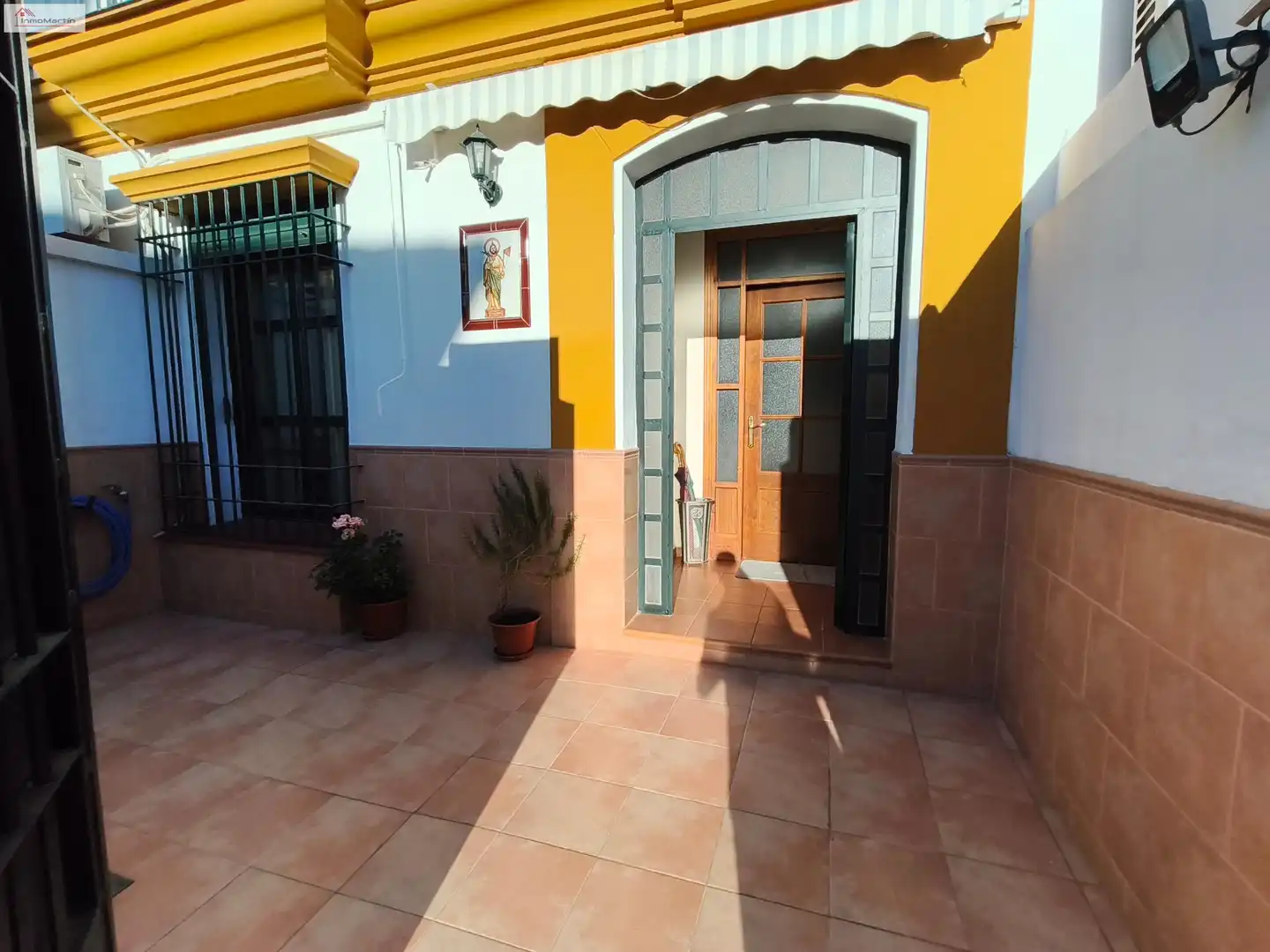 Detached homes for sale in Burguillos  with Air Conditioner, Storage room and Furnished